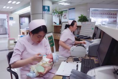 【圖集】看西南醫大中醫院人今天怎么&ldquo;放假&rdquo;?硬核驕傲!