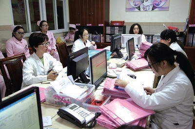 婦產(chǎn)科醫(yī)生:新生兒的守護&ldquo;天使&rdquo;