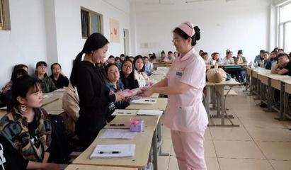 光山博愛醫院婦產科開展【護理引領之聲】5.12護士節公益活動