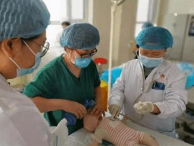 做生命的守護神 陽泉市婦幼保健院婦產科開展新生兒窒息復蘇急救演練