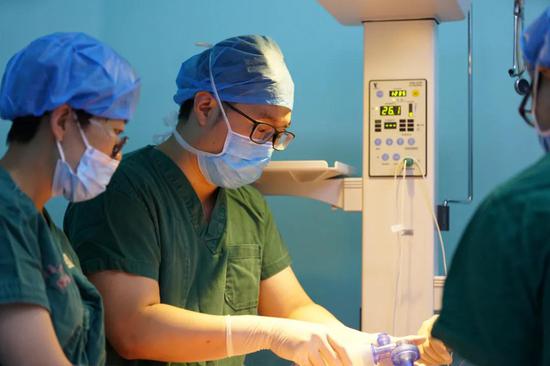 臺(tái)州援疆醫(yī)生帶領(lǐng)第一師阿拉爾醫(yī)院婦產(chǎn)科開(kāi)展應(yīng)急演練